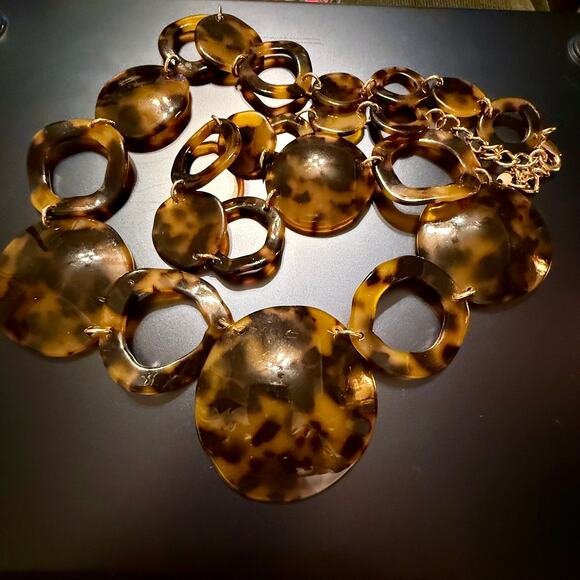 Chunky Tortoise Shell Animal Print Large Link Necklace - Picture 5 of 7